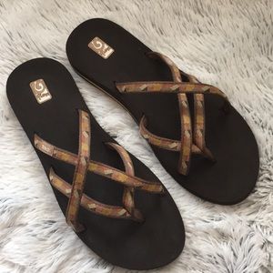 Teva Olowahu Criss Cross Flip Flops Brown NWOT